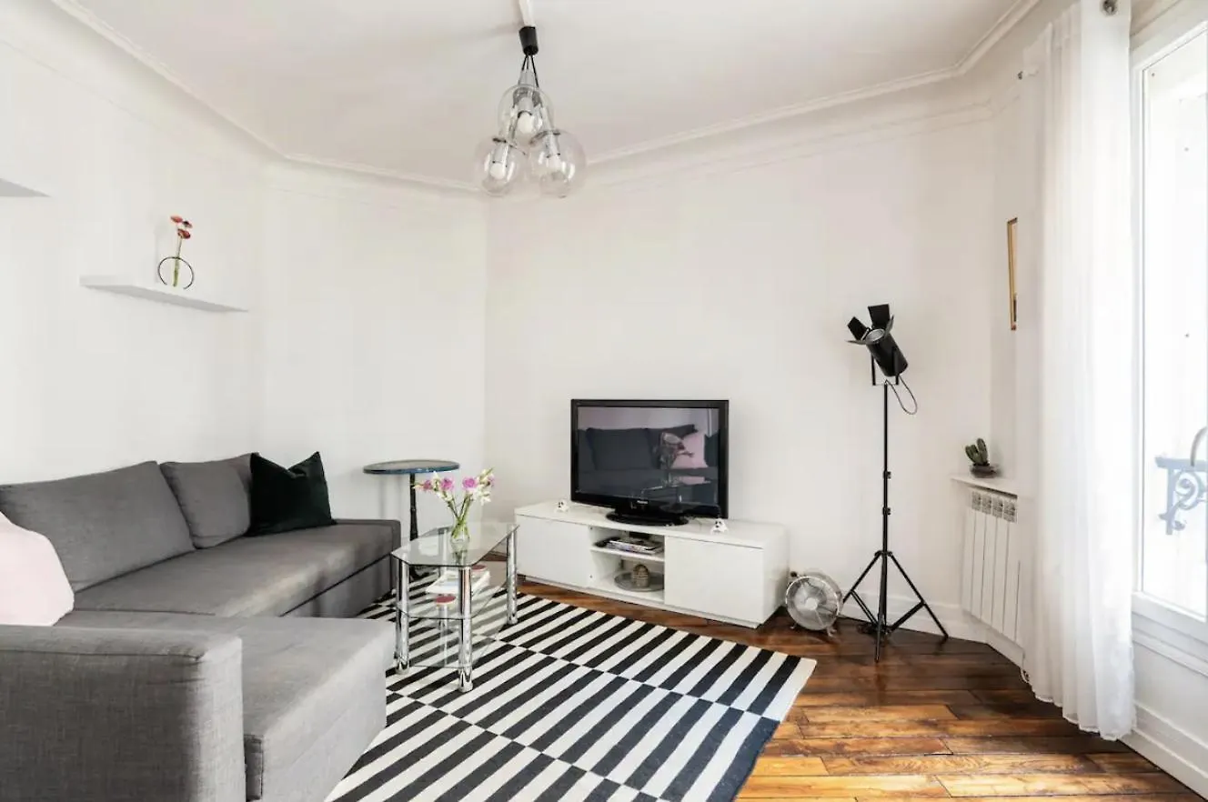Daire Spacious Bright In Montmartre