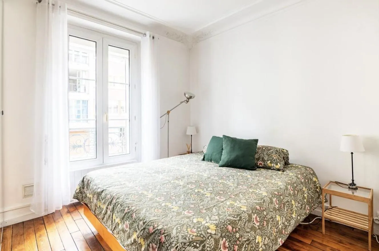 Spacious Bright In Montmartre *